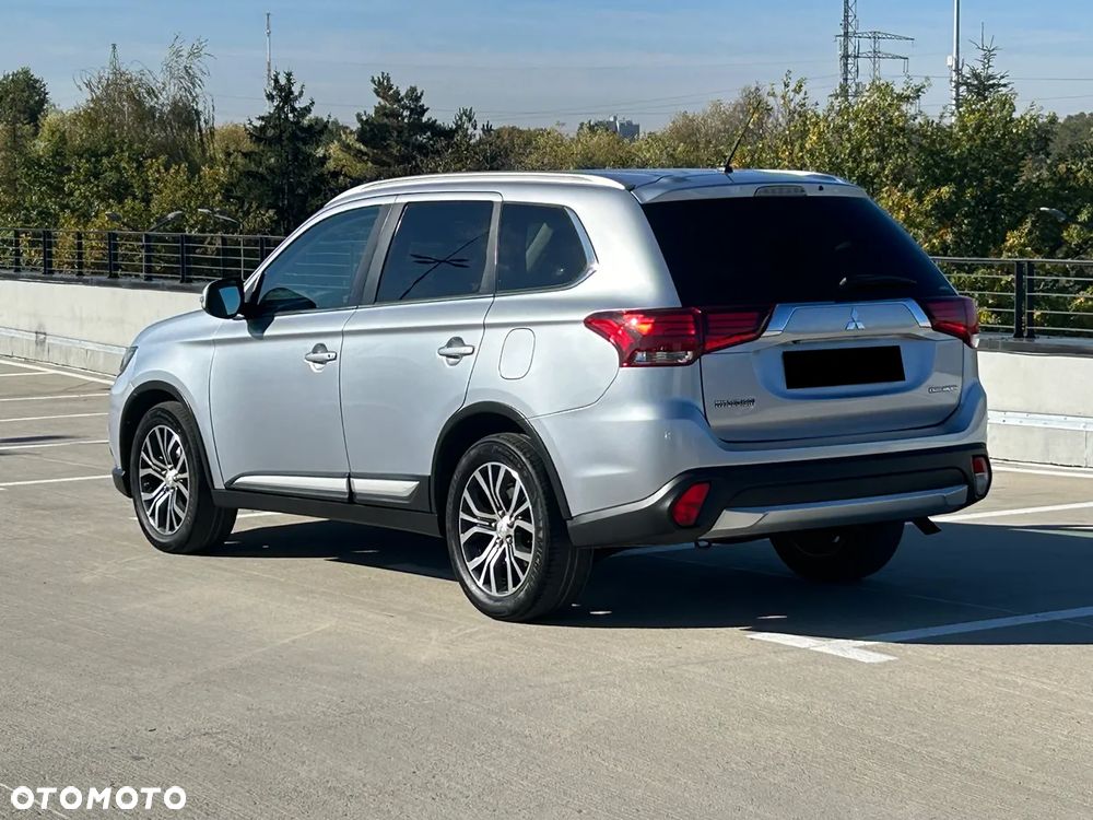 Mitsubishi Outlander 2.2 DI-D 4WD Automatik Intense - 5