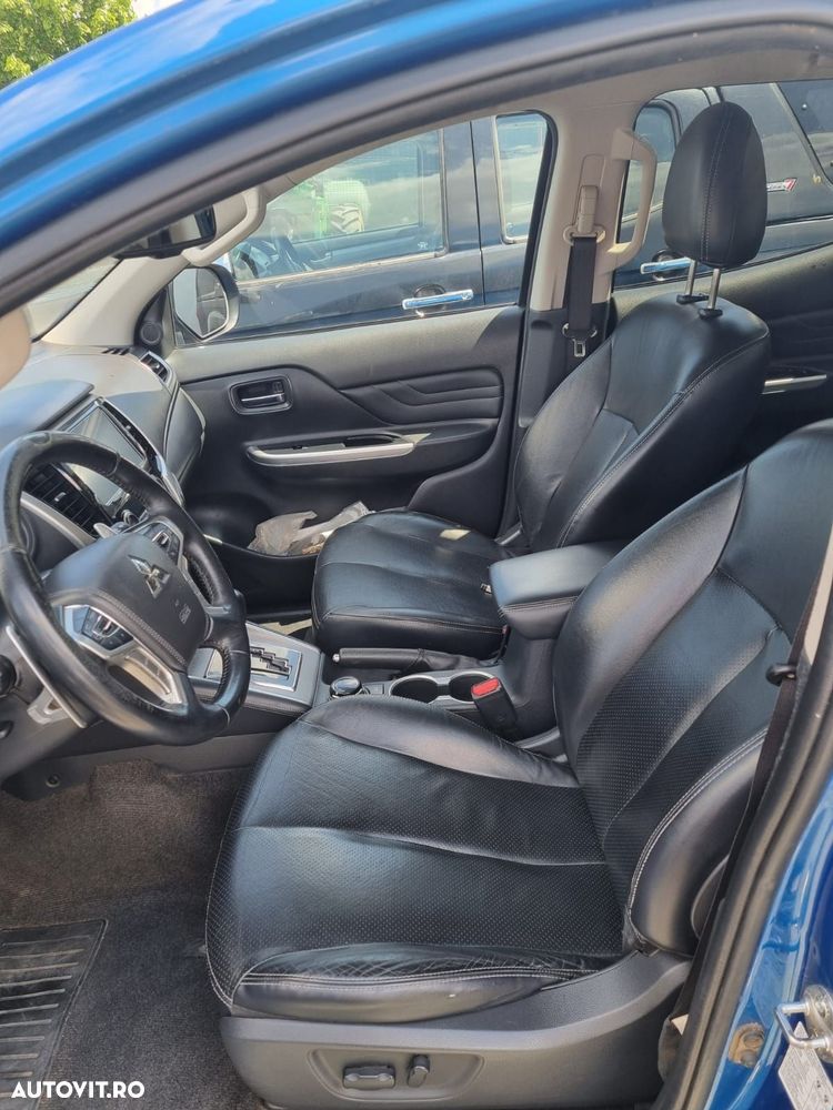 Mitsubishi L200 Double Cab 2.2 DI-D A/T Intense - 6