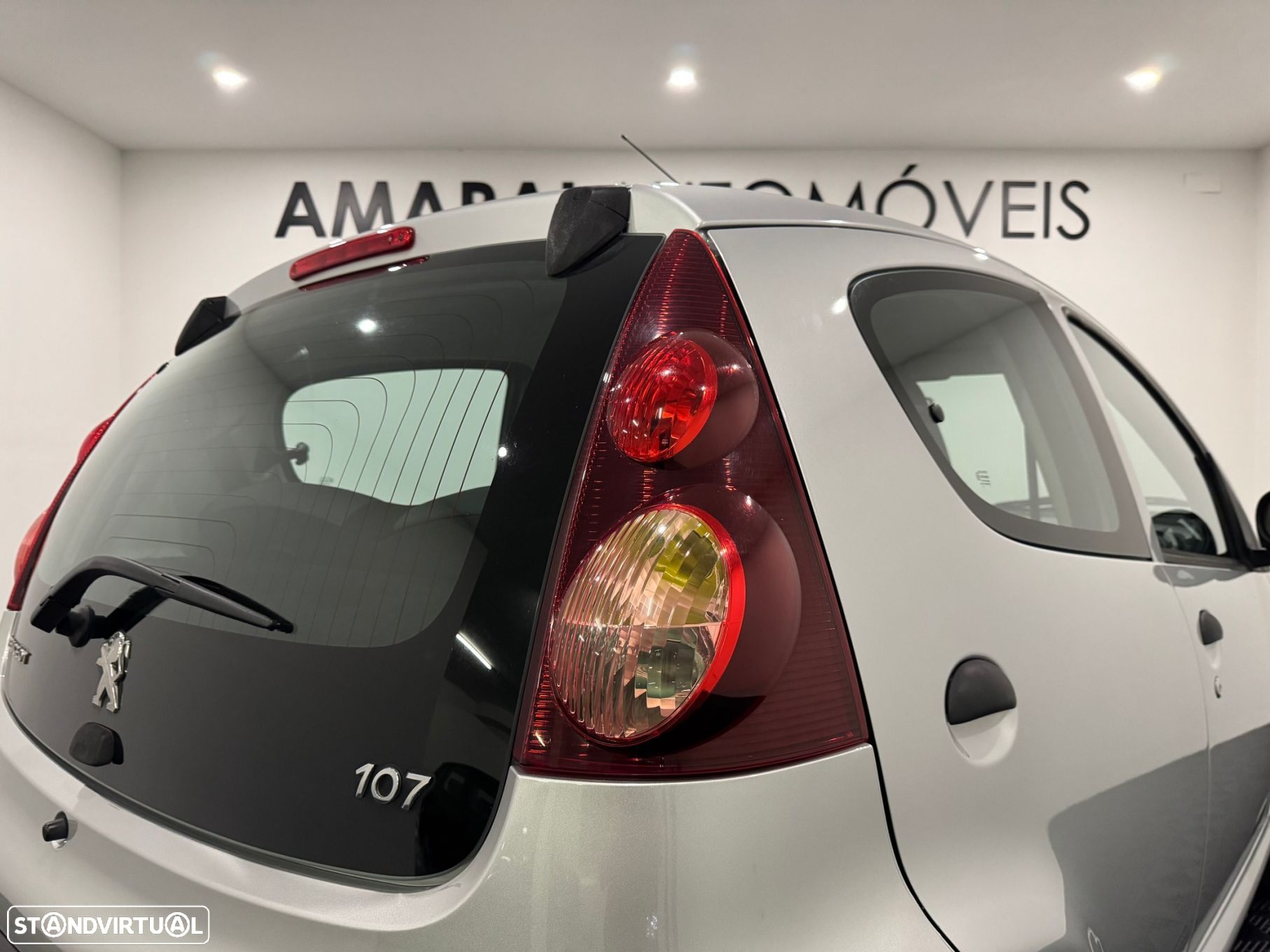 Peugeot 107 1.0 Urban - 25