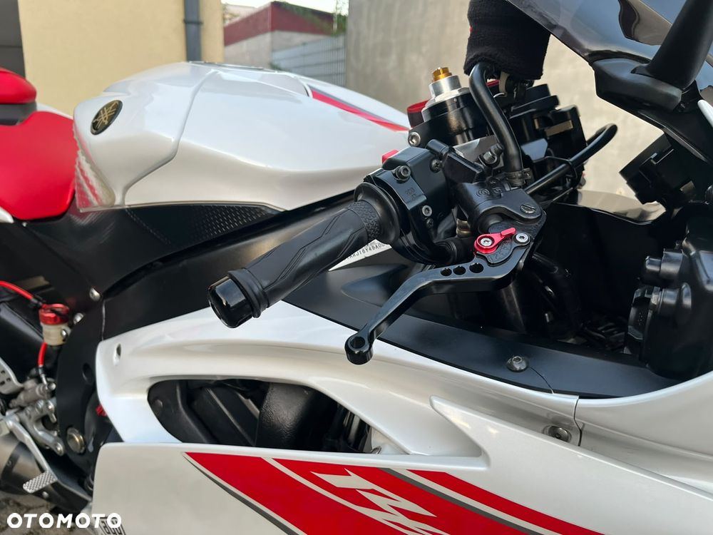 Yamaha R6 - 17