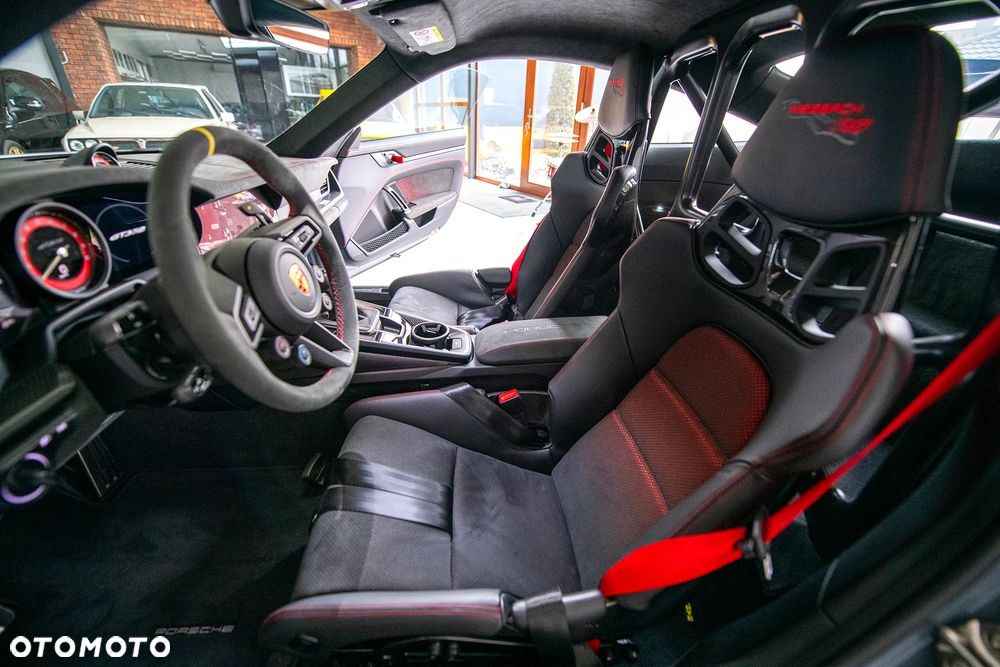 Porsche 911 GT3 RS - 23