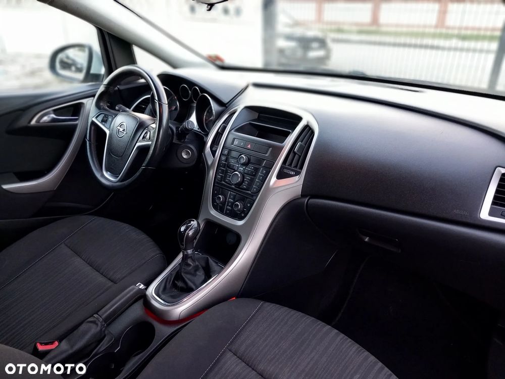 Opel Astra 1.6 150 Jahre - 7