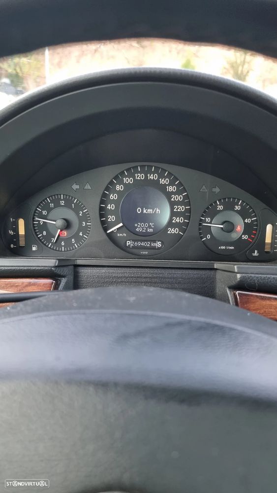 Mercedes-Benz E 220 - 3