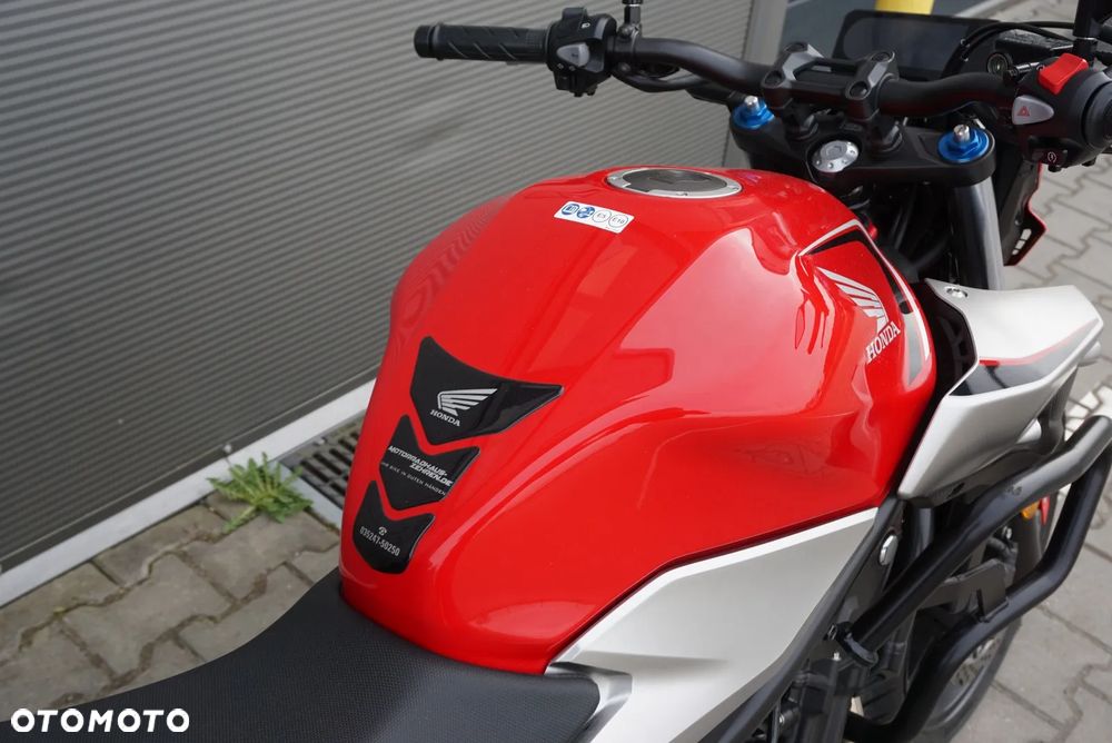 Honda CB - 8