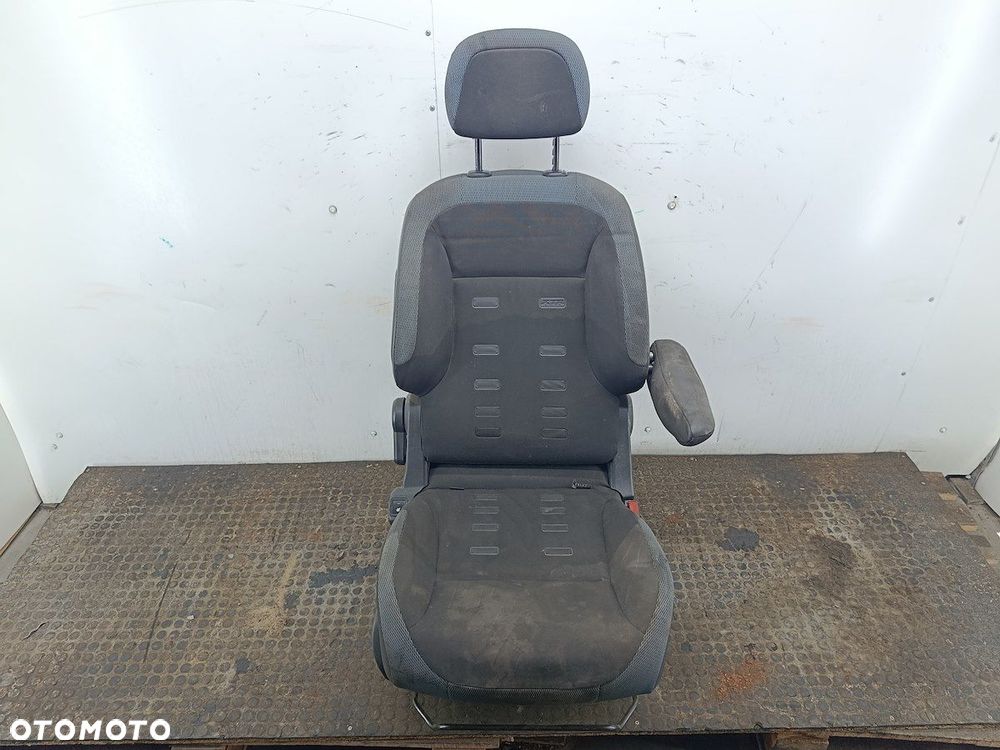 FOTEL PRAWY PASAŻERA CITROEN BERLINGO II - 1