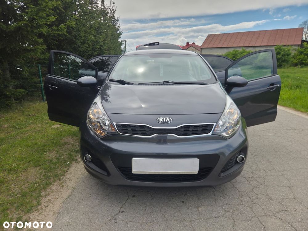 Kia Rio 1.2 L - 24