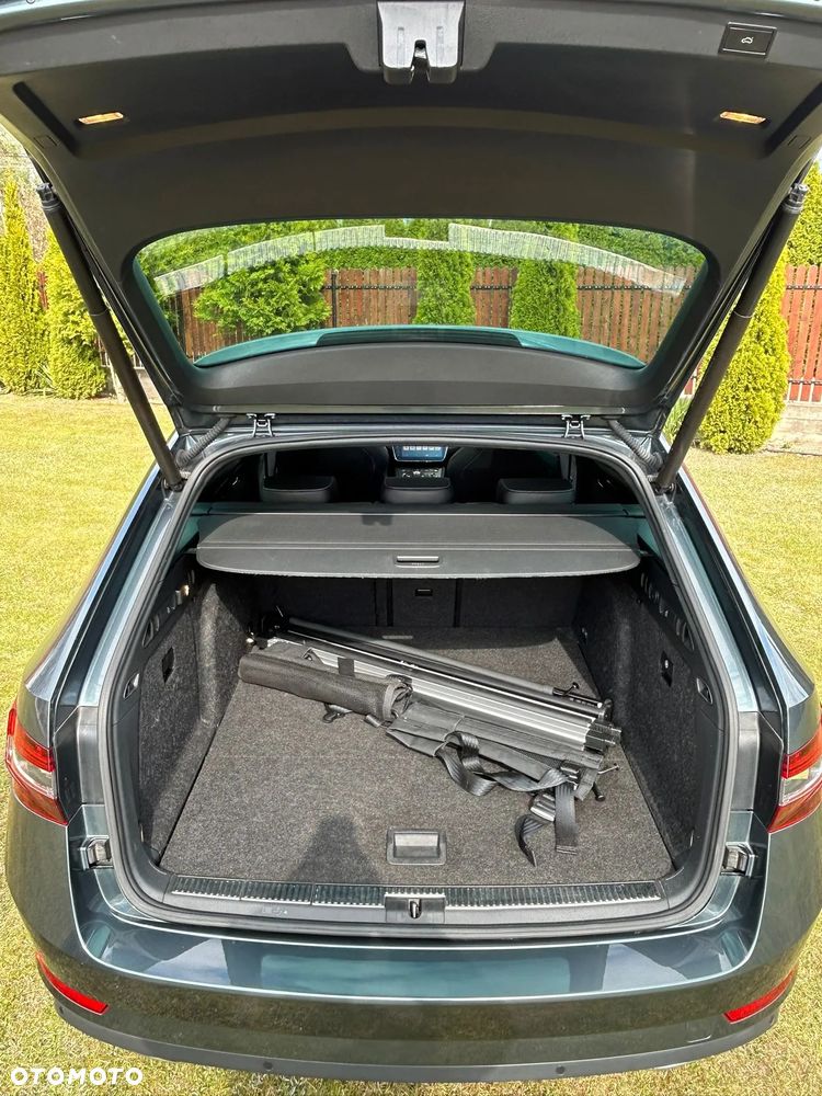 Skoda Superb 2.0 TDI 4x4 Sportline DSG - 13