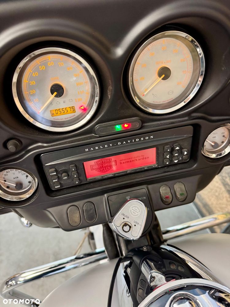 Harley-Davidson Touring Street Glide - 11