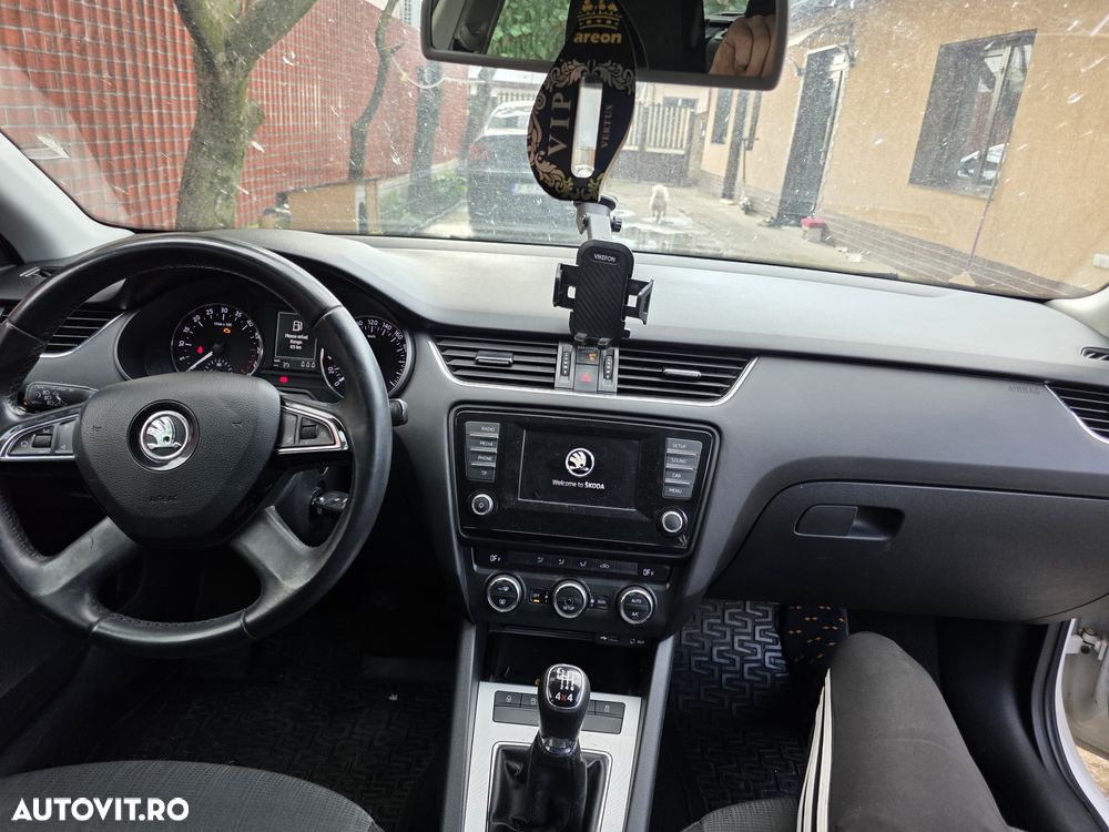 Skoda Octavia 1.6 TDI 4X4 AMBITION - 9