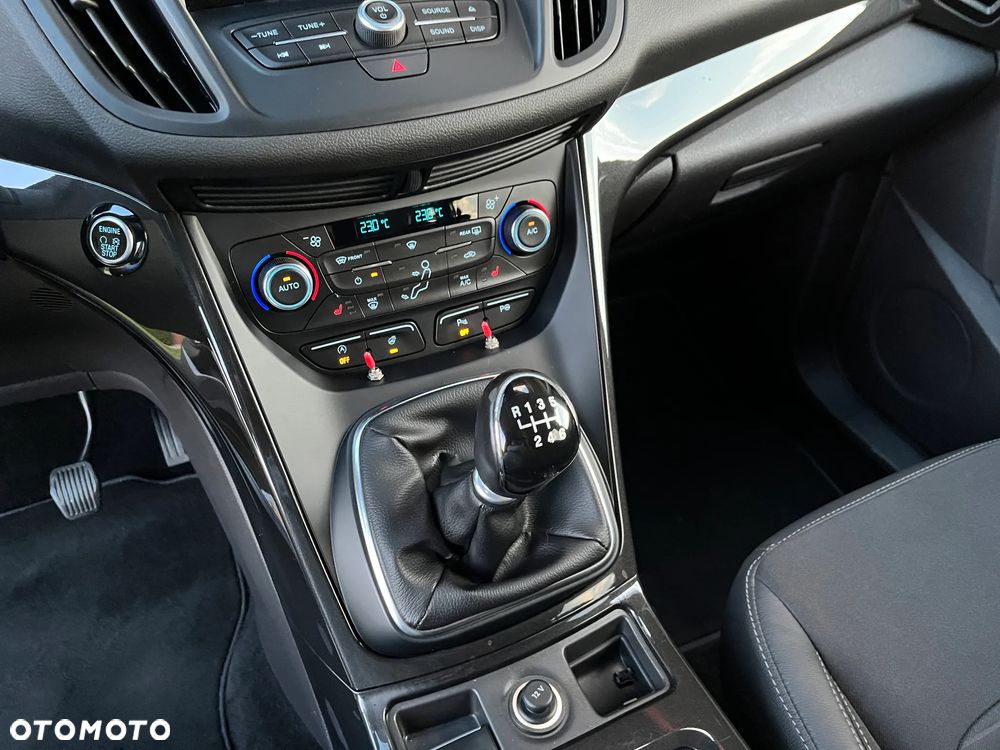 Ford Kuga 2.0 TDCi 4x4 Titanium - 27