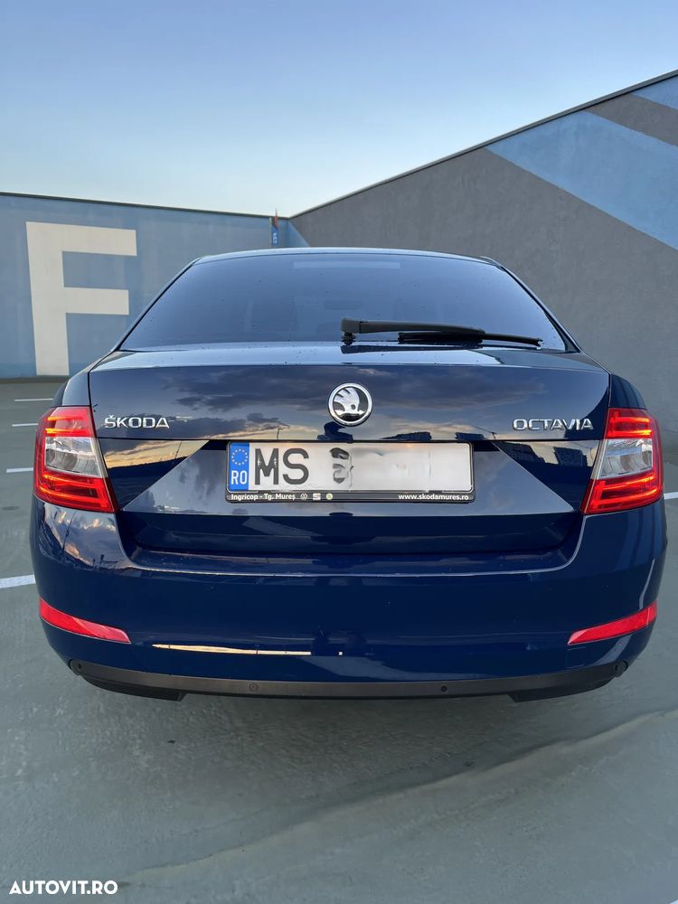 Skoda Octavia 1.6 TDI DSG Style - 23