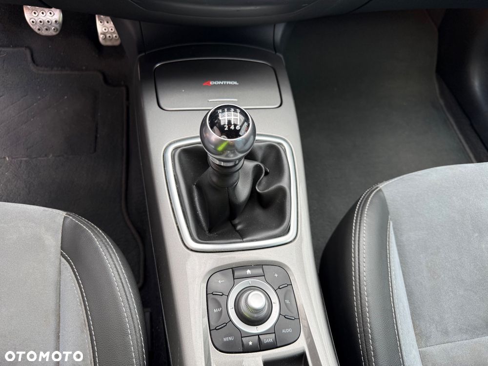 Renault Laguna ENERGY dCi 175 FAP Start & Stop GT - 24