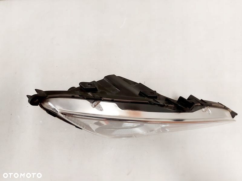 HYUNDAI I40 LAMPA HALOGEN PRZECIWMGIELNA PRAWY PRZÓD 92202-3Z010 - 4