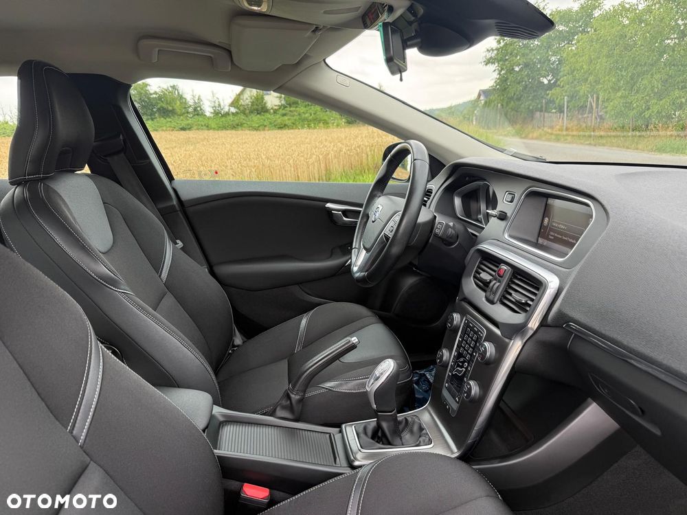 Volvo V40 D2 Momentum - 20