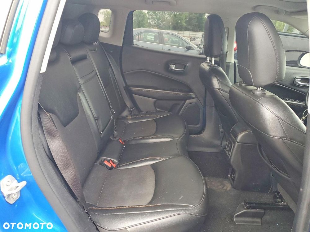 Jeep Compass - 10