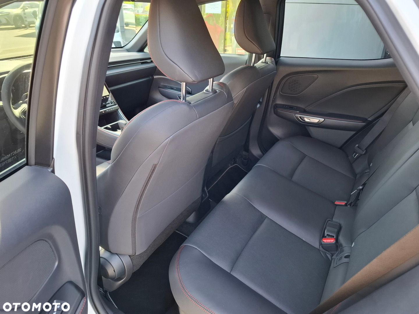 Lexus LBX 1.5 Hybrid Emotion - 15