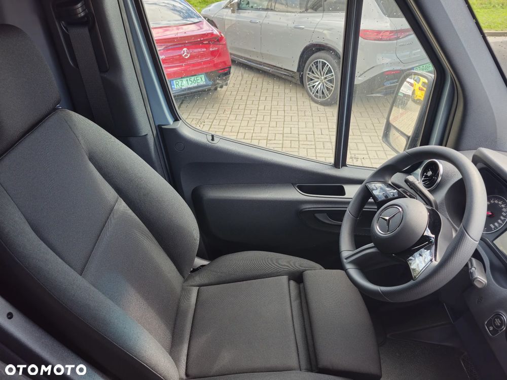 Mercedes-Benz Sprinter - 17