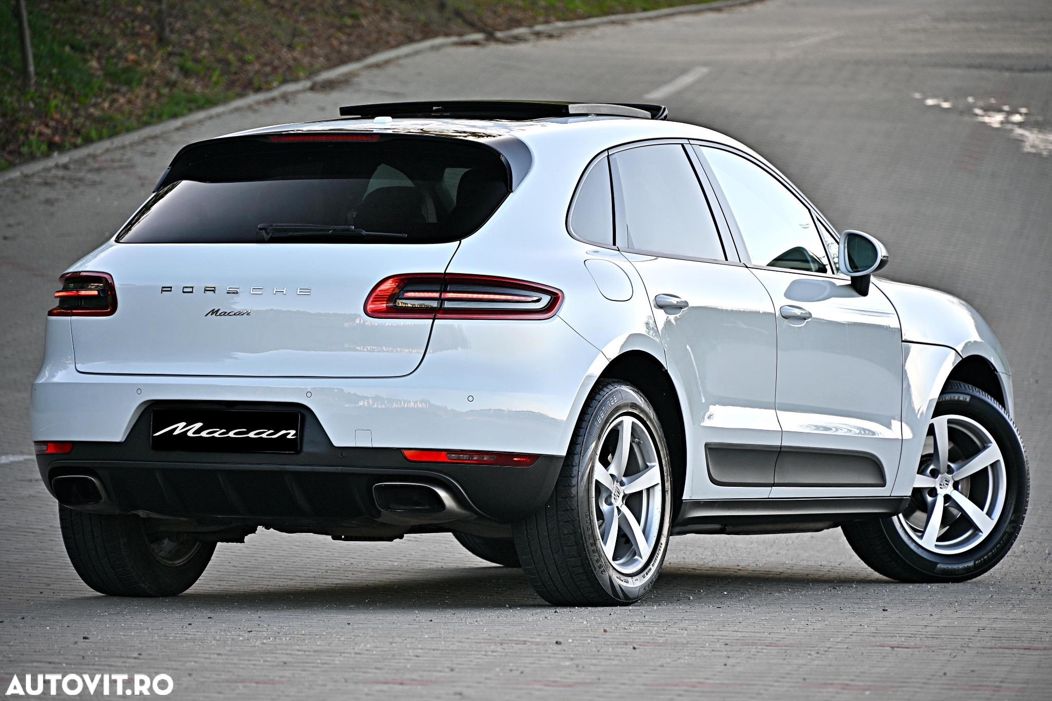 Porsche Macan - 2