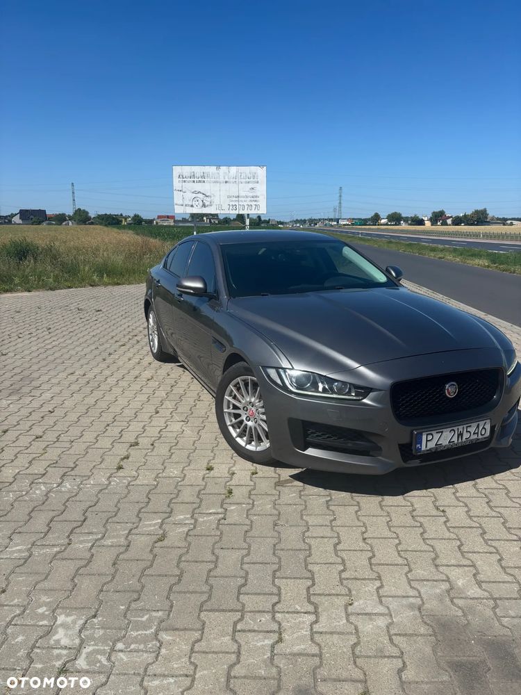 Jaguar XE 2.0 D Prestige - 2
