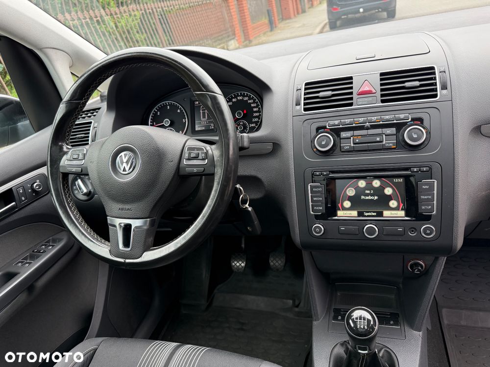 Volkswagen Touran 2.0 TDI DPF MATCH - 17