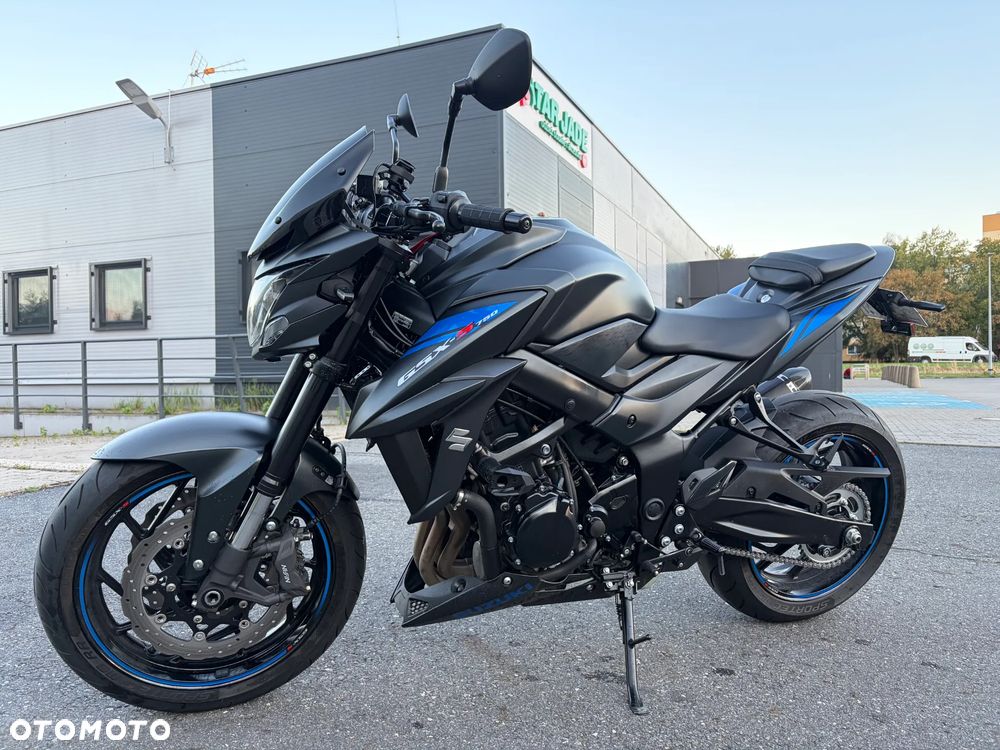 Suzuki GSX - 1