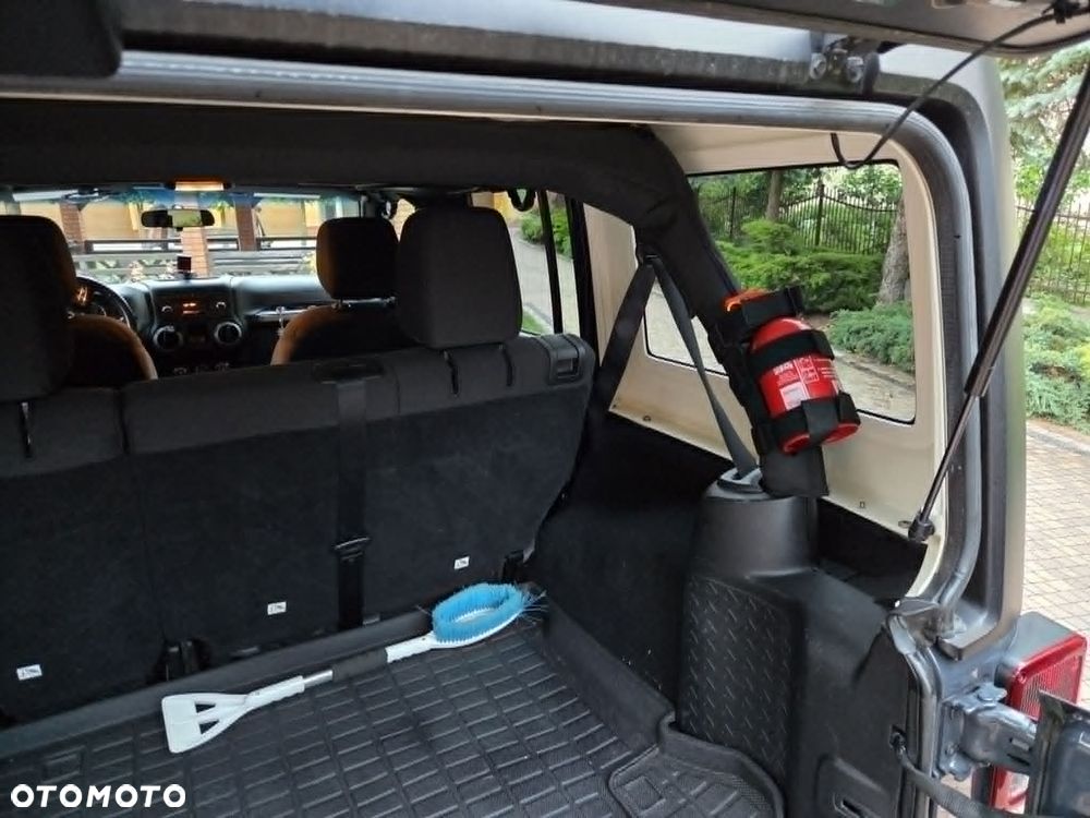 Jeep Wrangler - 14