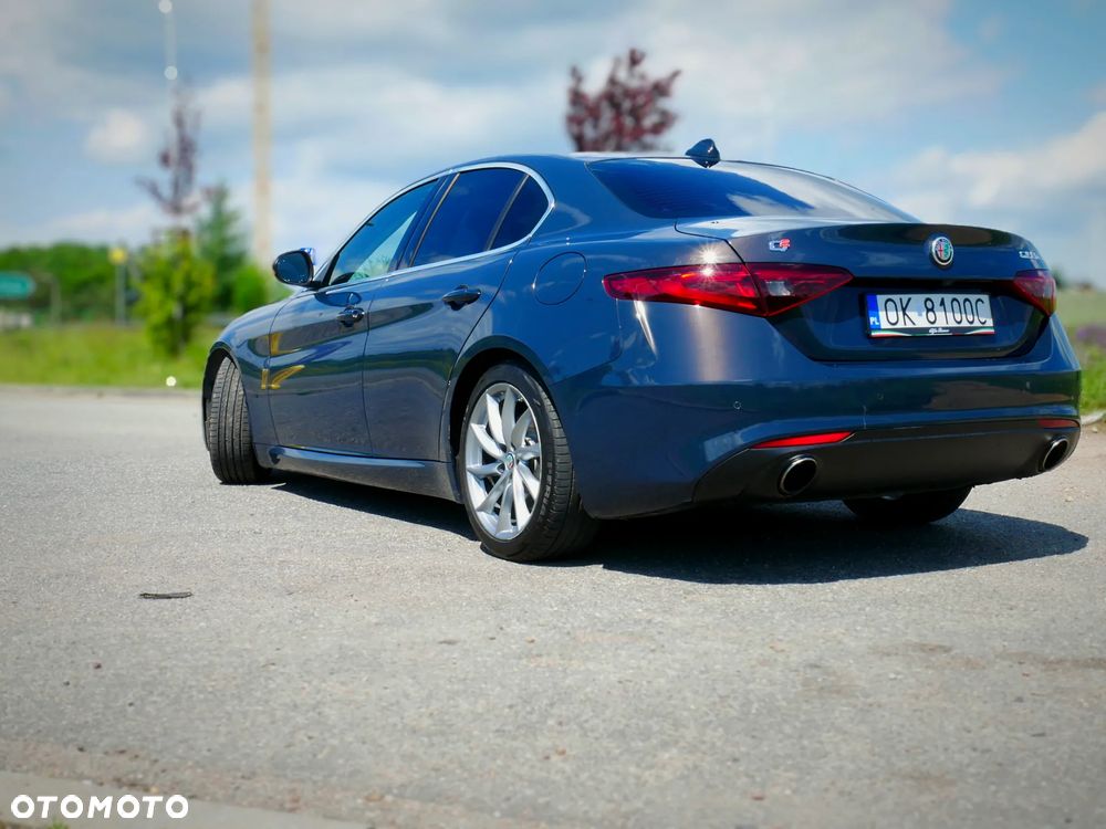 Alfa Romeo Giulia 2.0 Turbo 16V AT8 Veloce - 2