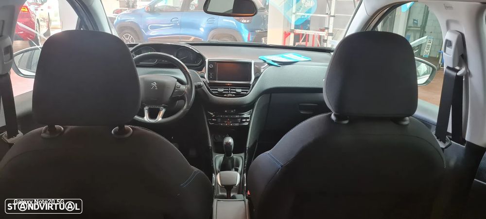 Peugeot 2008 BlueHDi 100 STOP & START Signature - 12