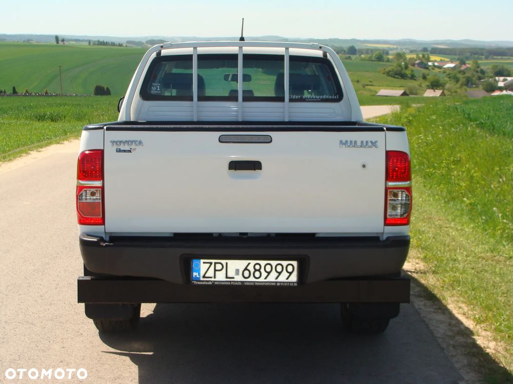 Toyota Hilux 2.5 D-4D DLX - 9