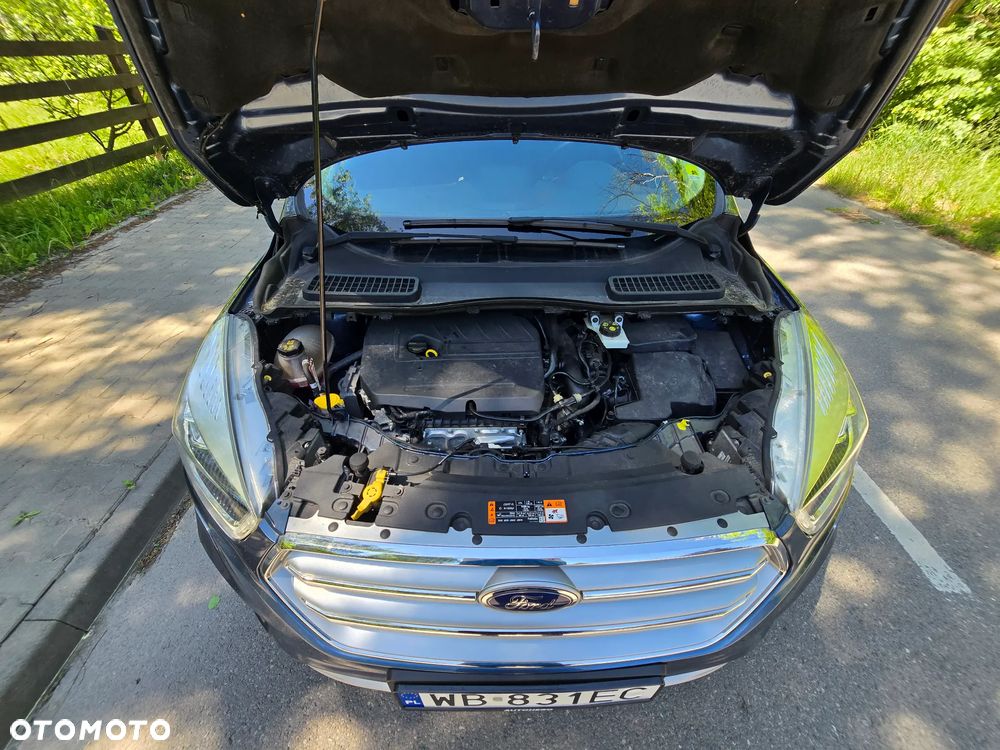 Ford Kuga 1.5 EcoBoost 2x4 Titanium - 25