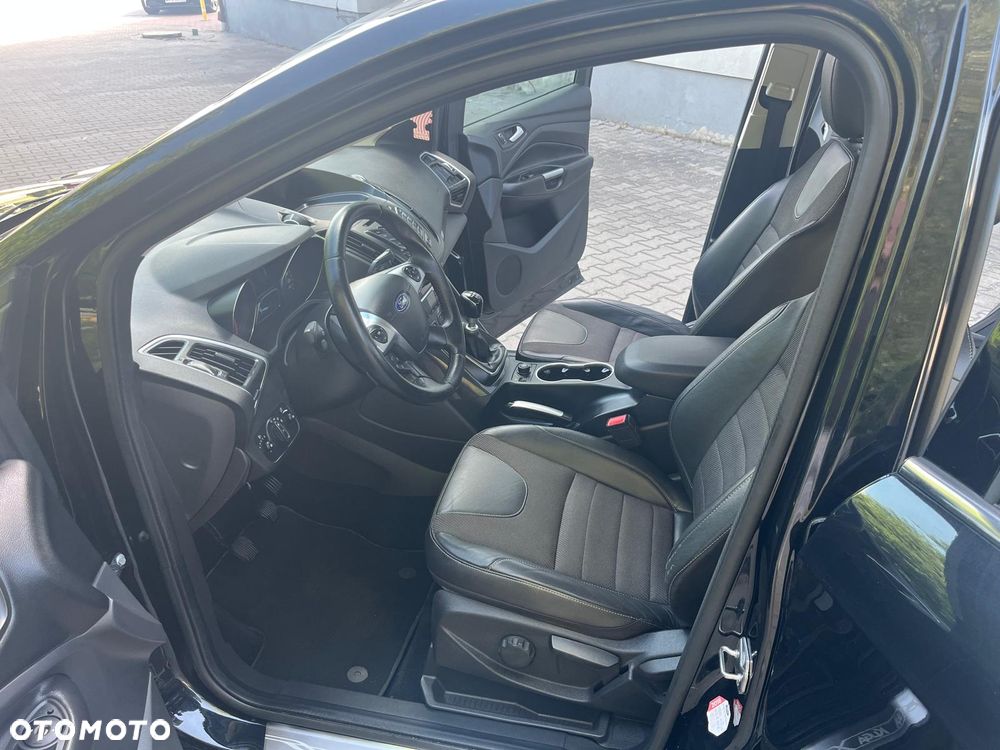 Ford Kuga 2.0 TDCi 2x4 Titanium - 11