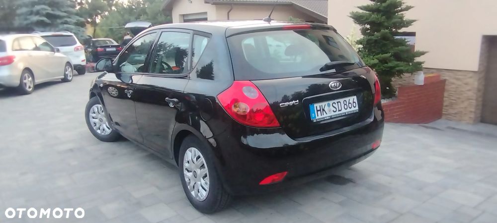 Kia Ceed 1.4 CVVT Attract - 3