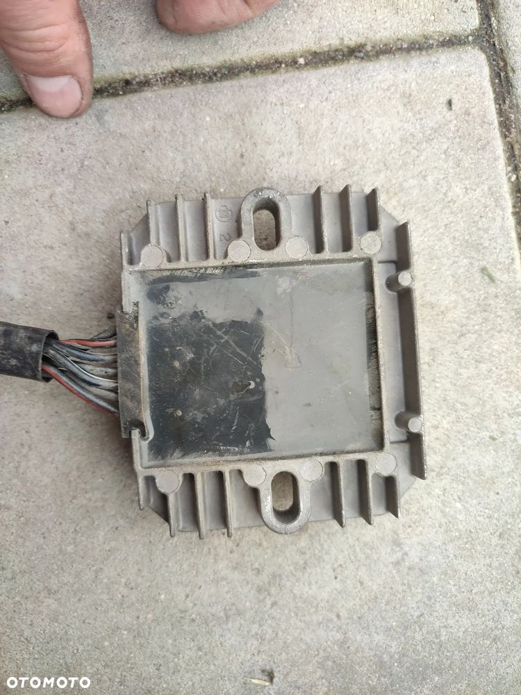 Regulator napięcia Suzuki SV 650 - 3