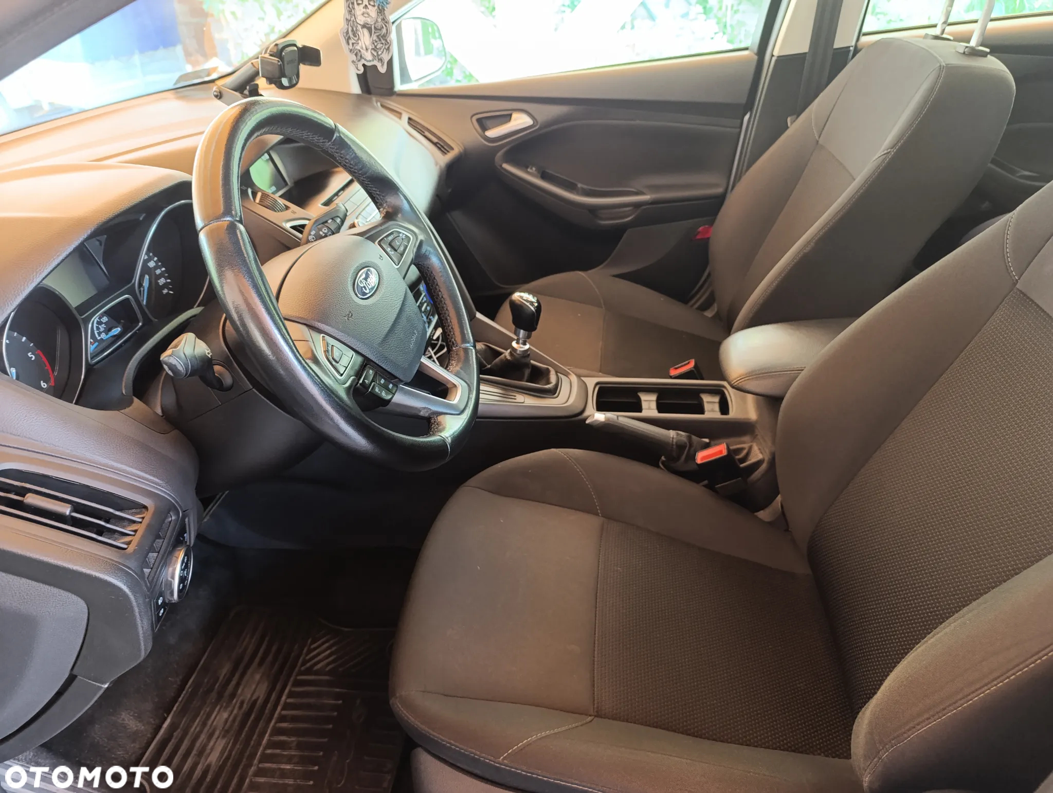 Ford Focus 1.5 TDCi SYNC Edition - 10