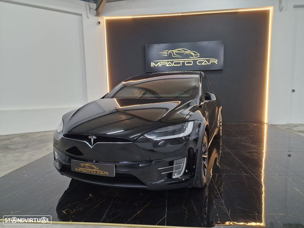 Tesla Model X 90D - 5