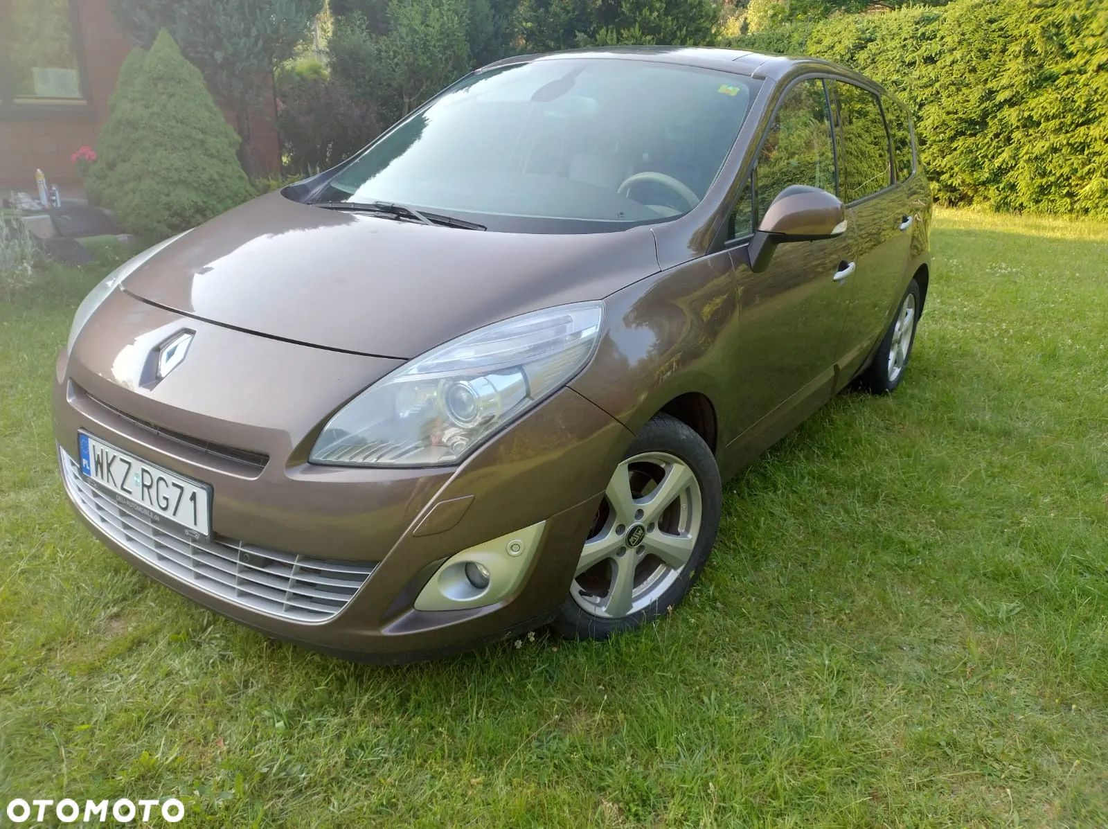 Renault Grand Scenic - 1