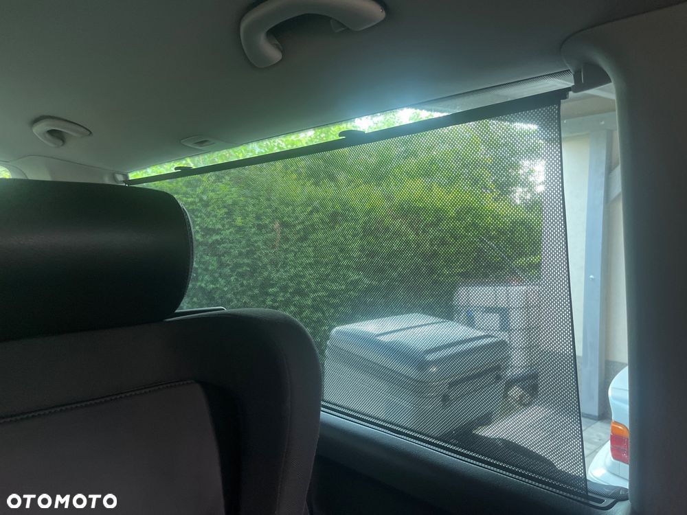 Volkswagen Multivan - 22