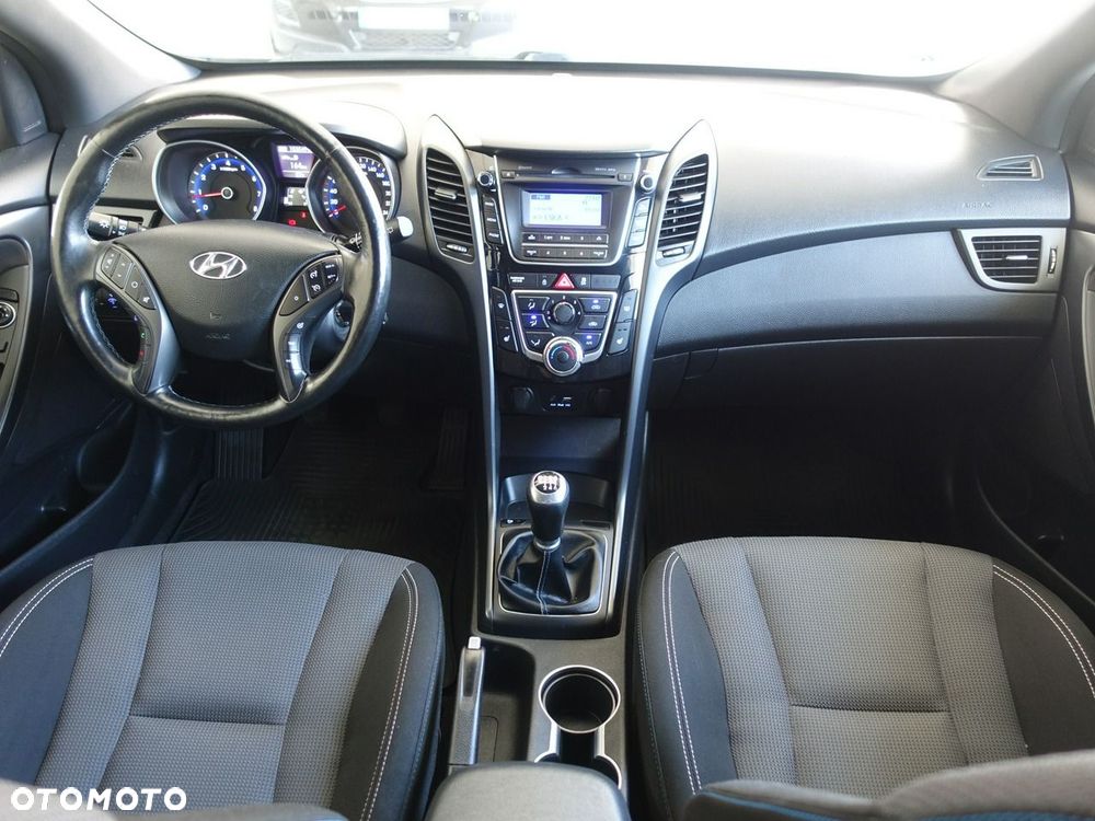 Hyundai i30 blue Kombi 1.4 Passion - 20