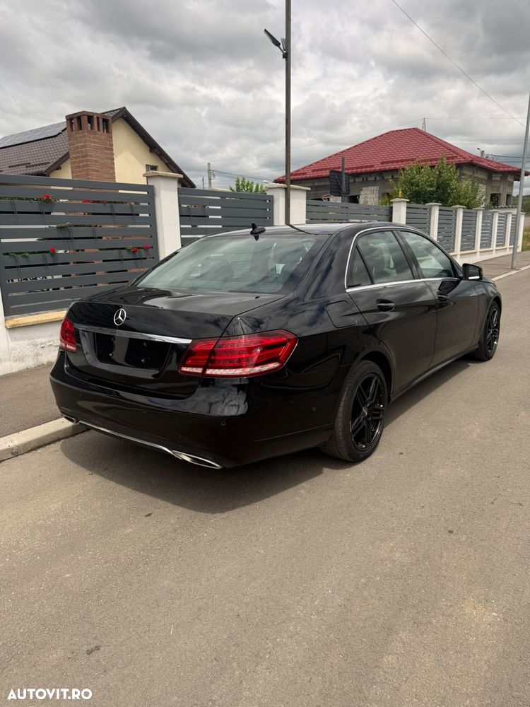 Mercedes-Benz E 220 BlueTEC 9G-TRONIC - 2