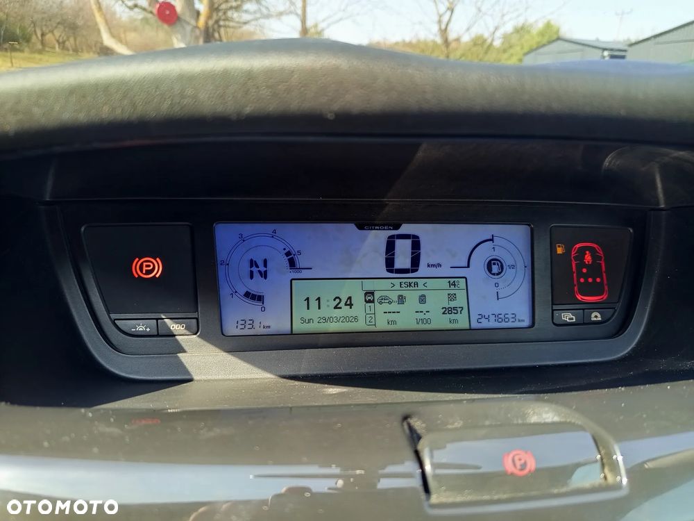 Citroën C4 2.0 HDi FAP Exclusive - 10