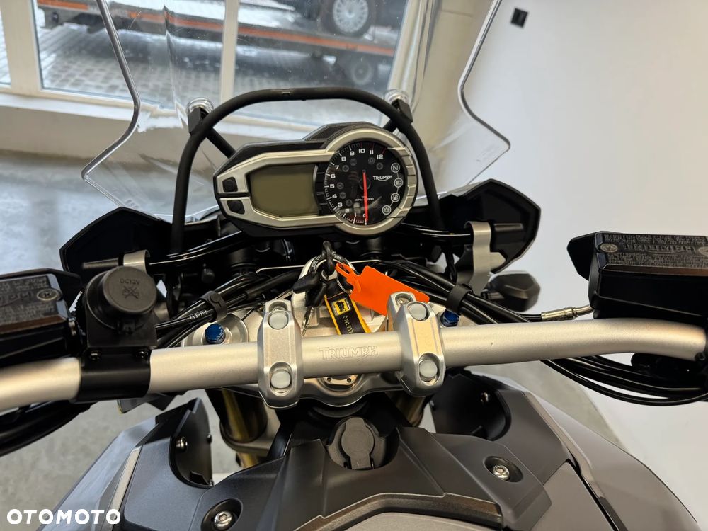 Triumph Tiger - 32