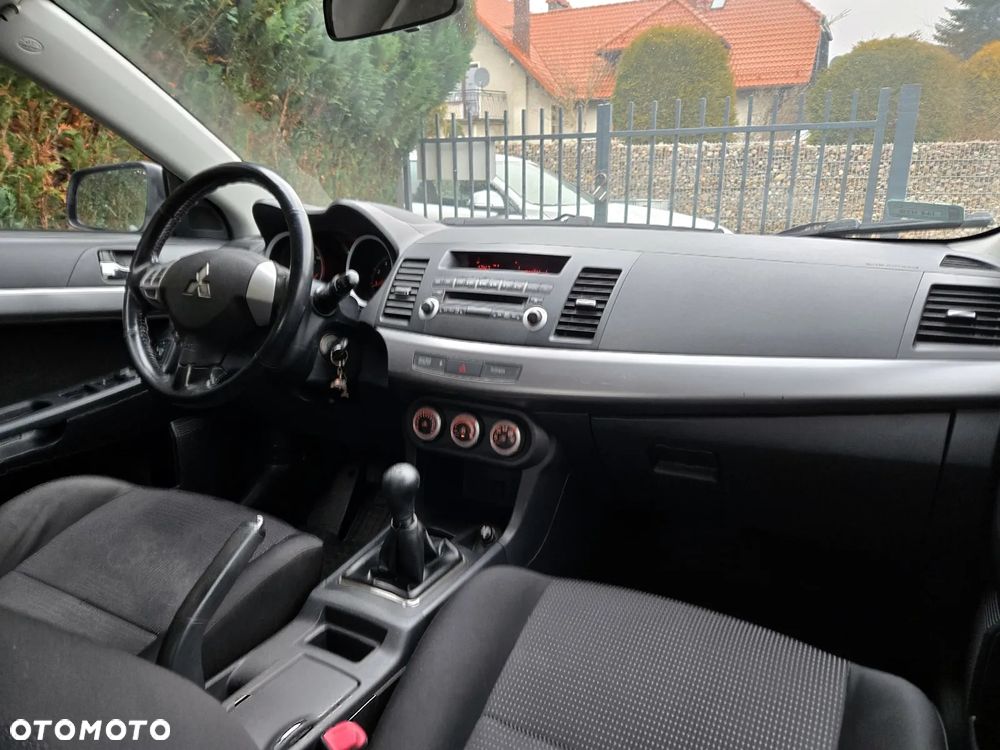 Mitsubishi Lancer 1.5 Inform - 5