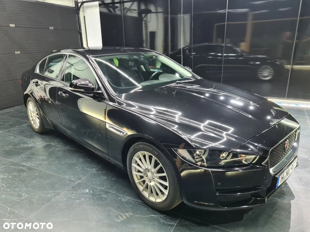Jaguar XE 2.0 D Prestige - 2