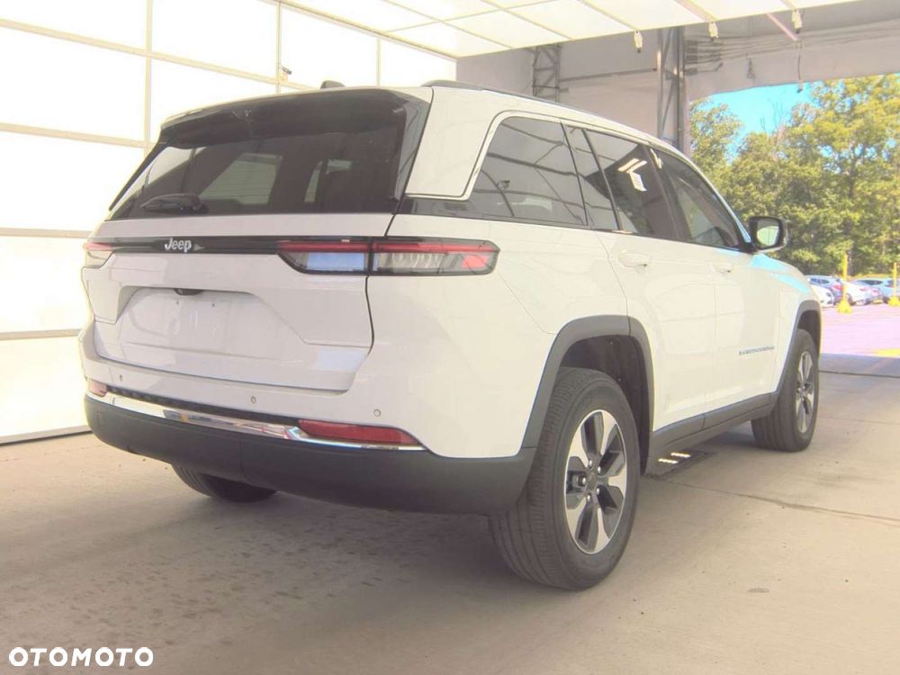 Jeep Grand Cherokee - 8