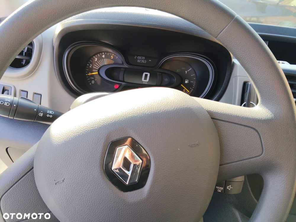 Renault Trafic - 16