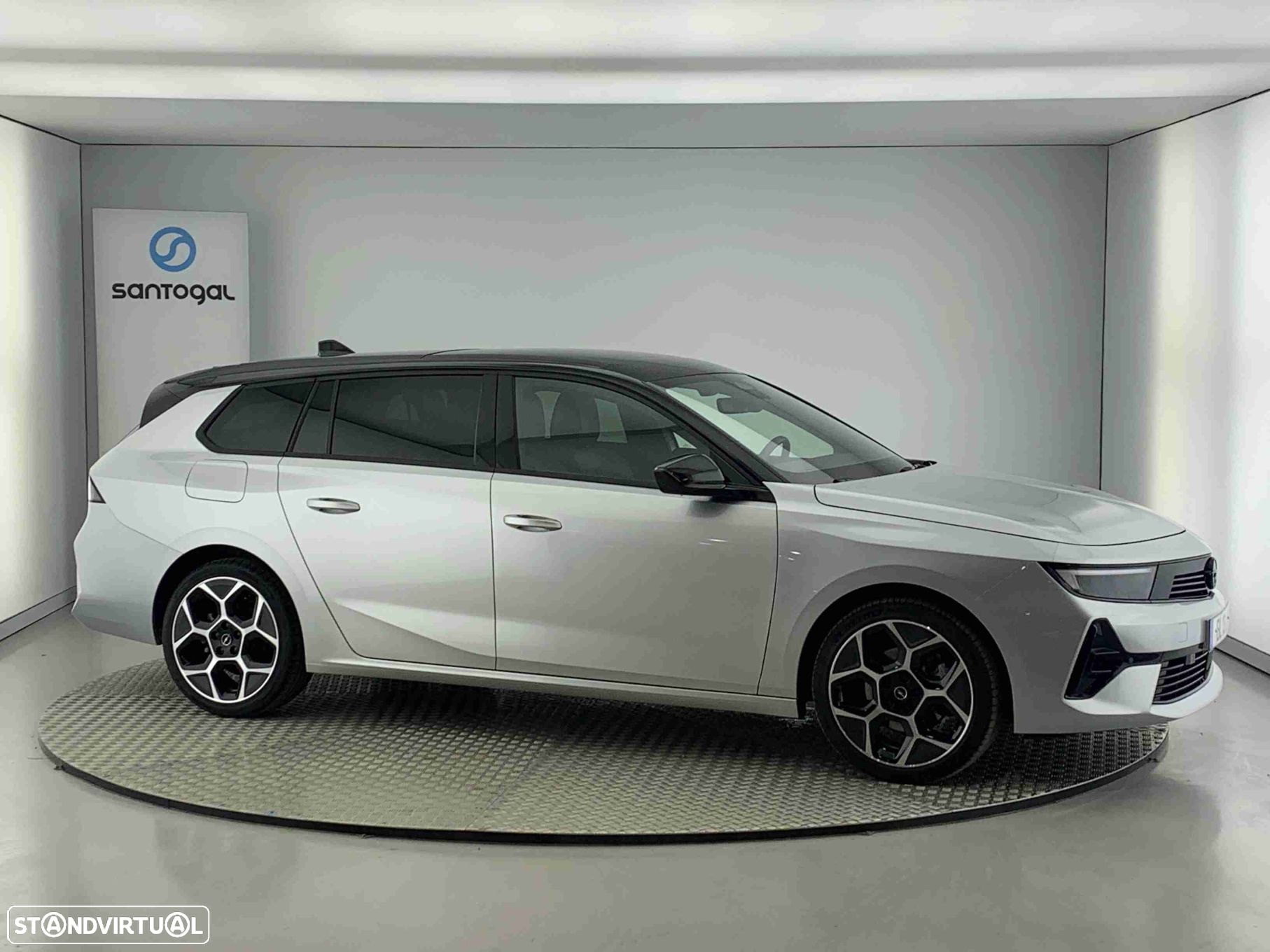 Opel Astra 1.2 T GS - 1