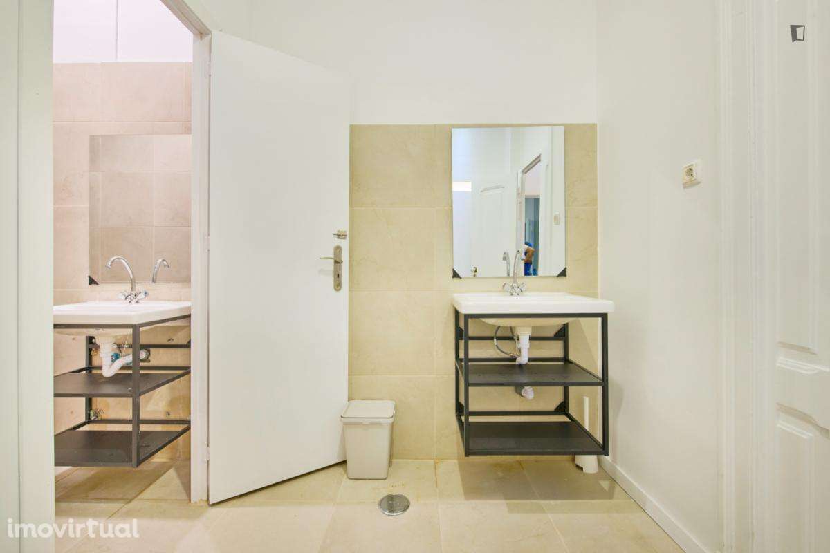 Quarto - localizado em Entrecampos Lisbon - Grande imagem: 5/50