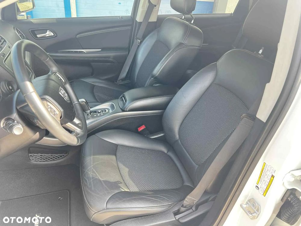 Dodge Journey - 10