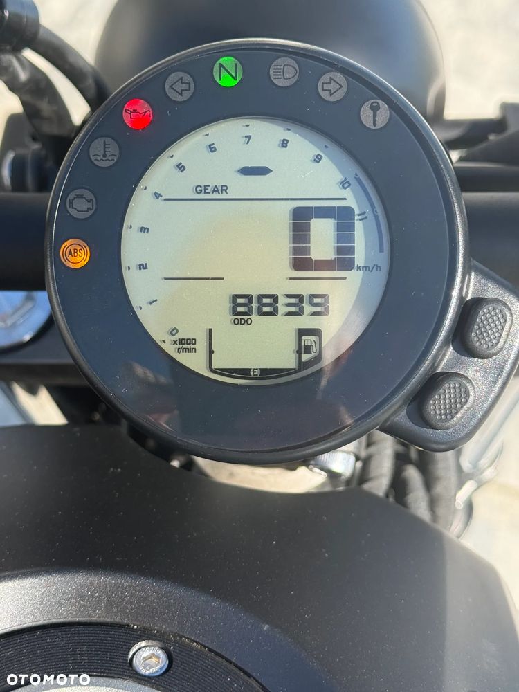 Yamaha XSR - 12