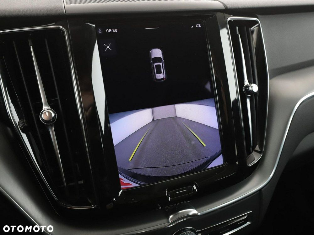 Volvo XC 60 B4 D Geartronic Momentum Pro - 25